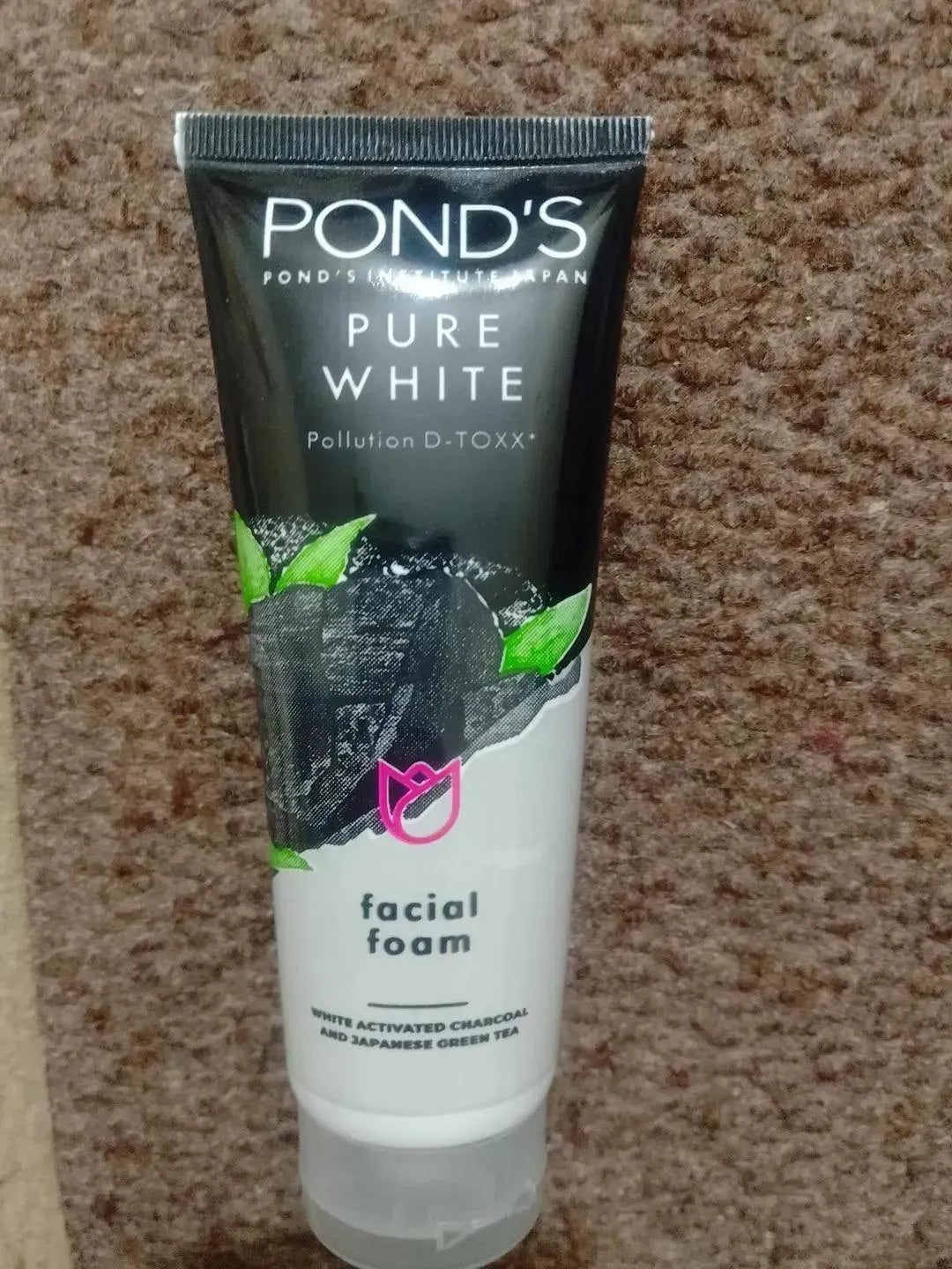 Ponds Pure White Charcoal Face Wash 100g